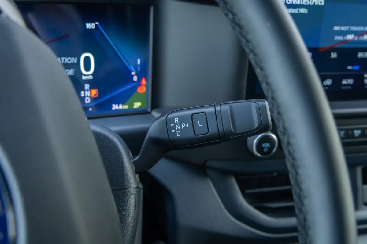 320 L1H1 Trend 71kWh 71kWH | Grotere Accu | Carplay | 2300kg trekgewicht |