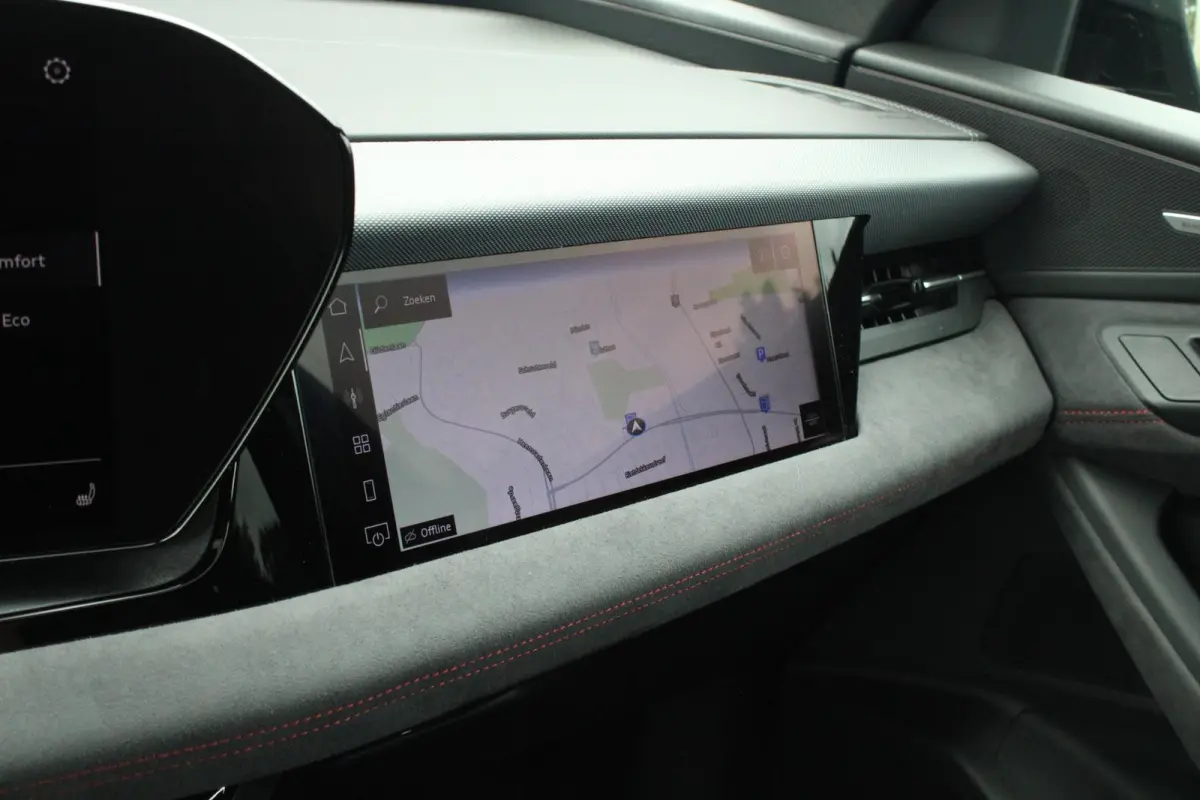 388pk quattro S edition 100kWh | Trekhaak | Luchtvering | Panoramadak  | Bang & Olufsen Premium 3D | Stoelverwarming Voor & Achter | Bijrijdersscherm
