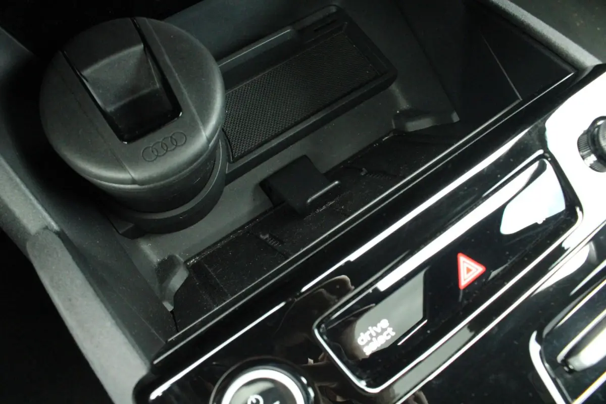 388pk quattro S edition 100kWh | Trekhaak | Luchtvering | Panoramadak  | Bang & Olufsen Premium 3D | Stoelverwarming Voor & Achter | Bijrijdersscherm