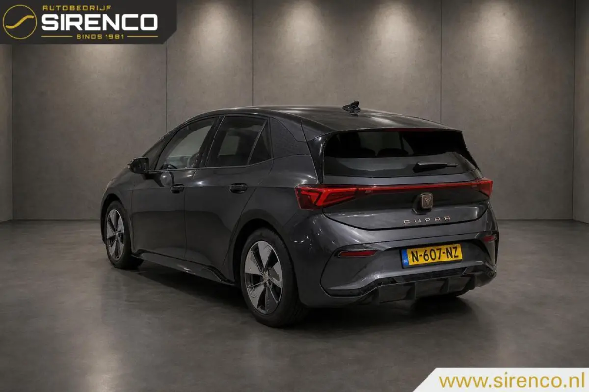 Business One 62 kWh | navigatie | stoelverwarming | sfeerverlichting | Android auto & Apple carplay | led | camera | soh 88% |