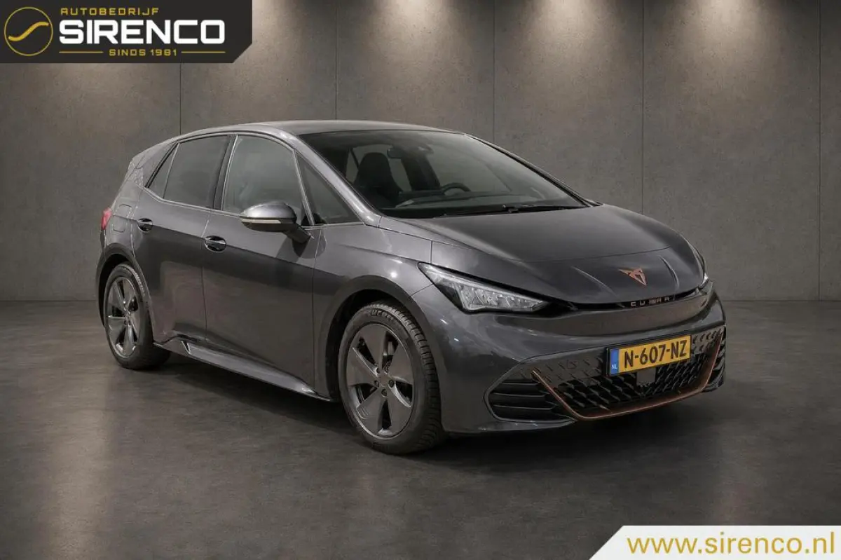 Business One 62 kWh | navigatie | stoelverwarming | sfeerverlichting | Android auto & Apple carplay | led | camera | soh 88% |