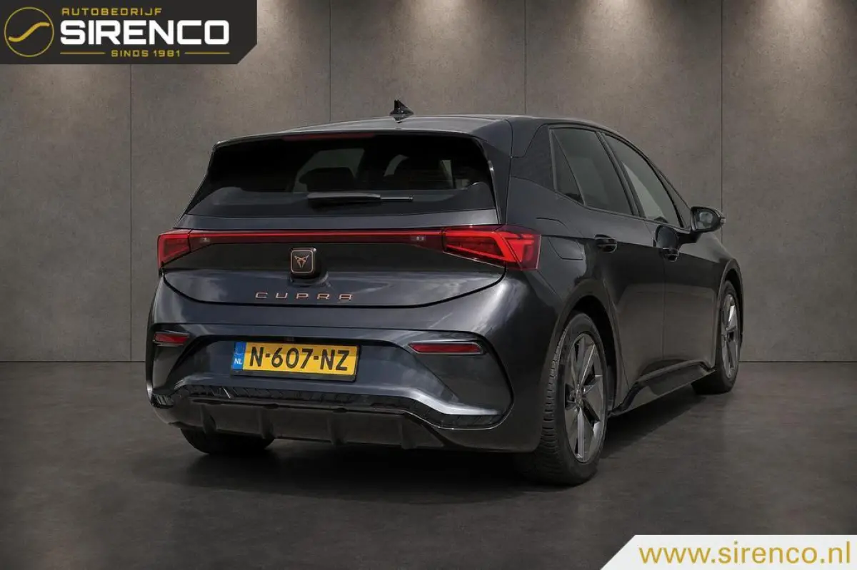 Business One 62 kWh | navigatie | stoelverwarming | sfeerverlichting | Android auto & Apple carplay | led | camera | soh 88% |