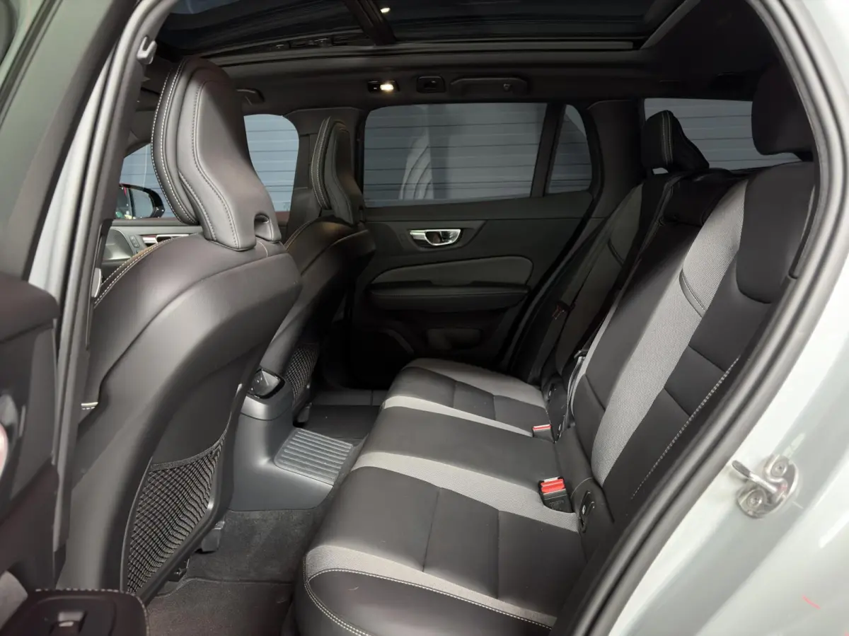 2.0 T6 AWD Plus Dark |TREKH.|PANO|PILOT|360°|H&K