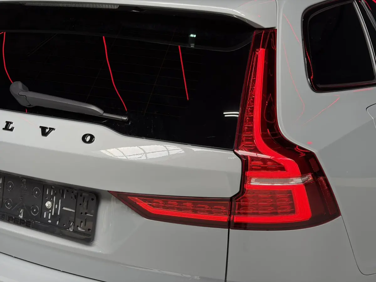 2.0 T6 AWD Plus Dark |TREKH.|PANO|PILOT|360°|H&K