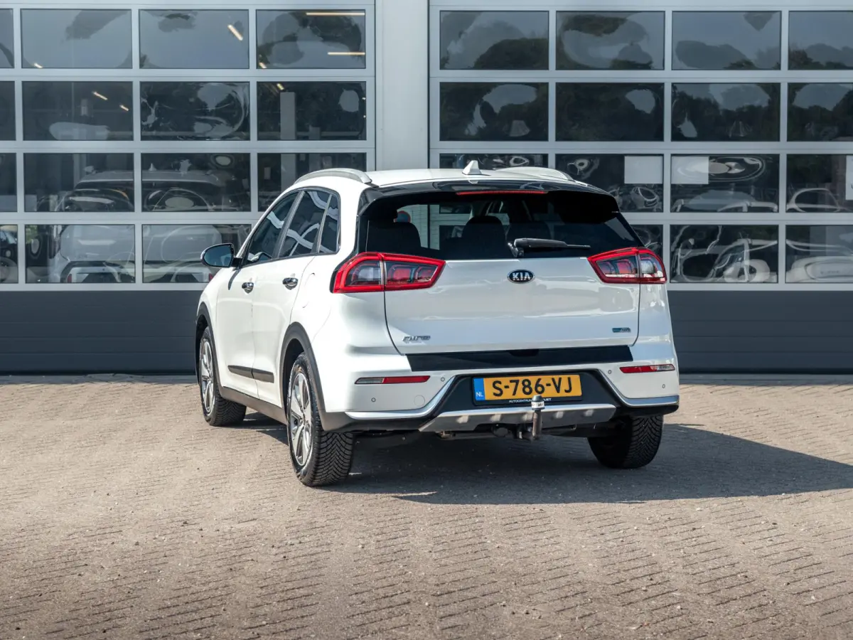 1.6 GDi Hybrid BusinessLine l Camera l Stoel Stuurverwarming l Carplay