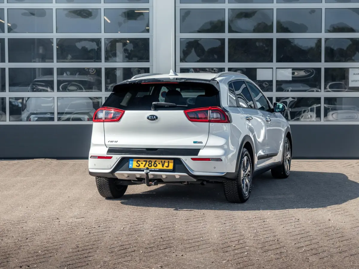 1.6 GDi Hybrid BusinessLine l Camera l Stoel Stuurverwarming l Carplay