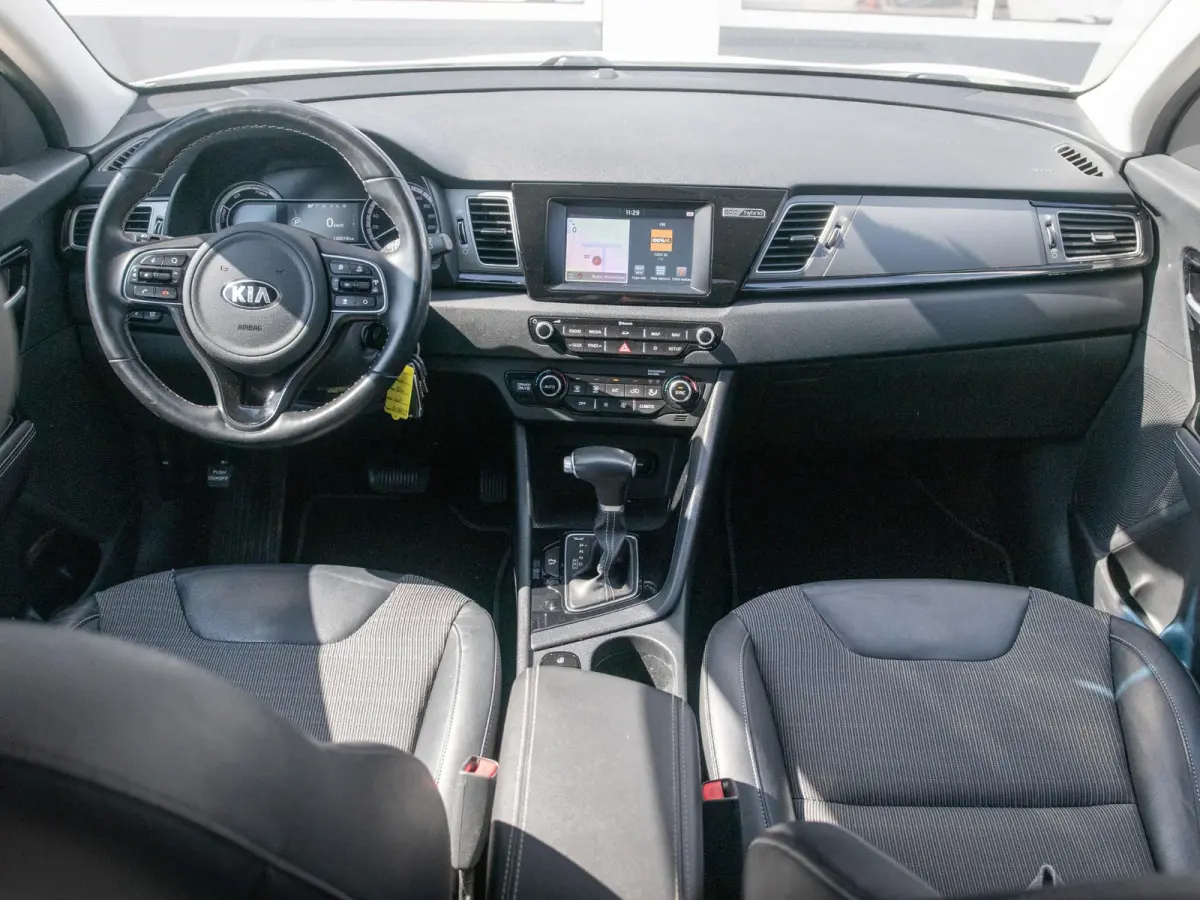 1.6 GDi Hybrid BusinessLine l Camera l Stoel Stuurverwarming l Carplay