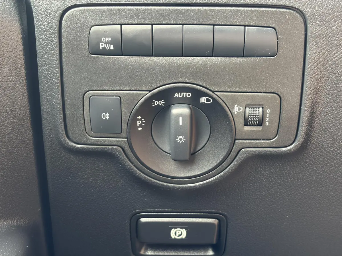 109 CDI Lang*DUBBEL CABINE*NAVI*ECC*CAM*TEL*CRUISE