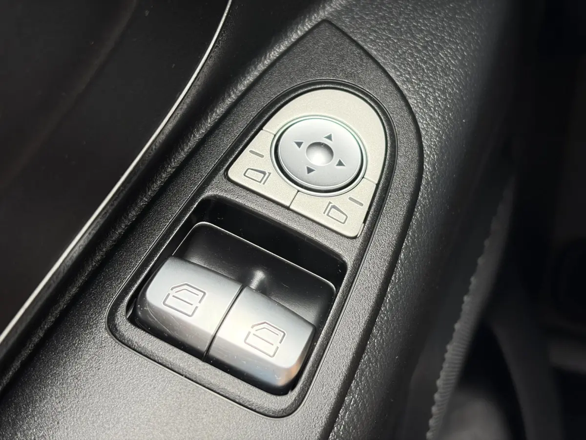 109 CDI Lang*DUBBEL CABINE*NAVI*ECC*CAM*TEL*CRUISE