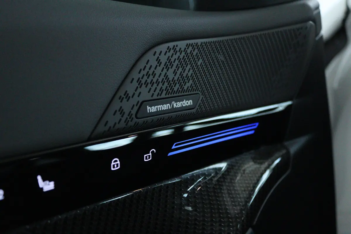 530e M-Sport Pro | SoH 96% | Adapt. Cruise | Carbon | Harman & Kardon | Pano | Trekhaak | Stoelventilatie | Memory | Camera | Carplay | Navi | LED | 20 Inch