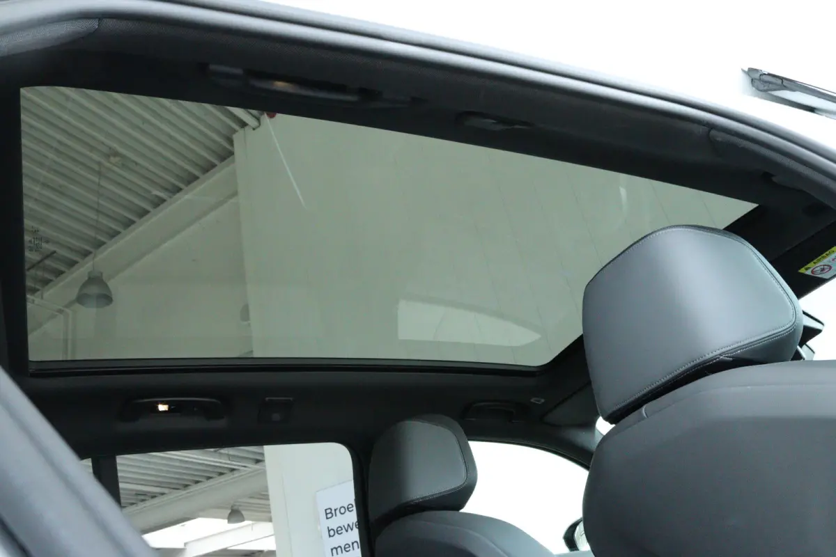 530e M-Sport Pro | SoH 96% | Adapt. Cruise | Carbon | Harman & Kardon | Pano | Trekhaak | Stoelventilatie | Memory | Camera | Carplay | Navi | LED | 20 Inch