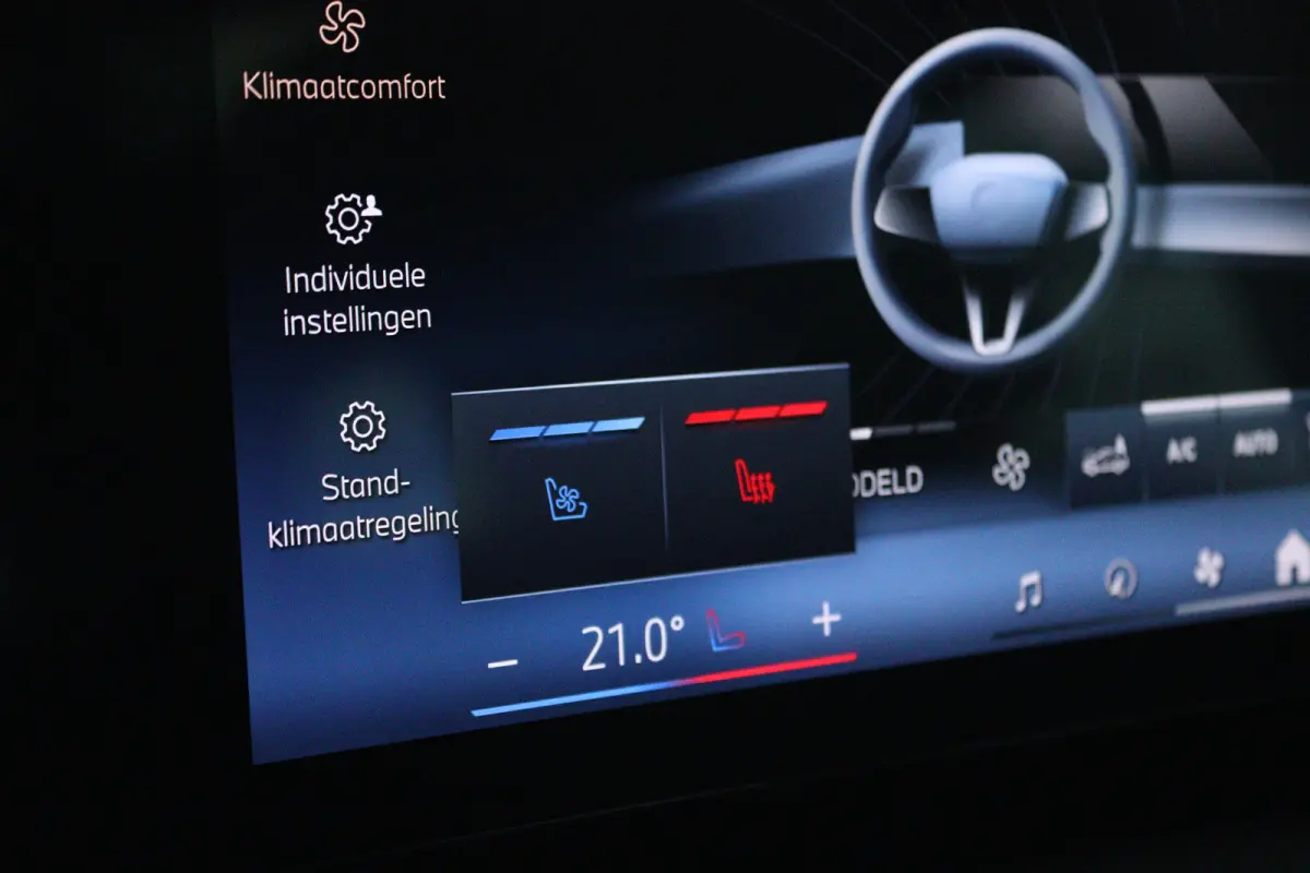530e M-Sport Pro | SoH 96% | Adapt. Cruise | Carbon | Harman & Kardon | Pano | Trekhaak | Stoelventilatie | Memory | Camera | Carplay | Navi | LED | 20 Inch