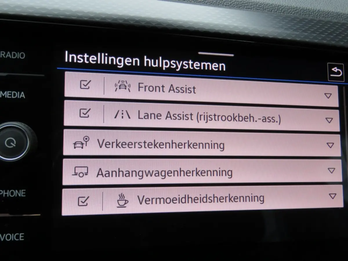 1.0 TSI DSG-aut. / Trekhaak / Camera / Navi / Stoelverw. / BOVAG garantie