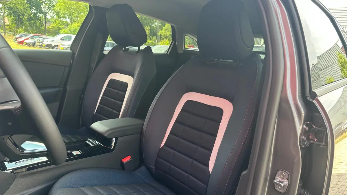 Collection | Achteruitrijcamera met Top Rear Vision (180° weergave van ruimte achter de auto) | Automatische airconditioning met actief carbonfilter | Elektrisch verstel- en verwarmbare bui