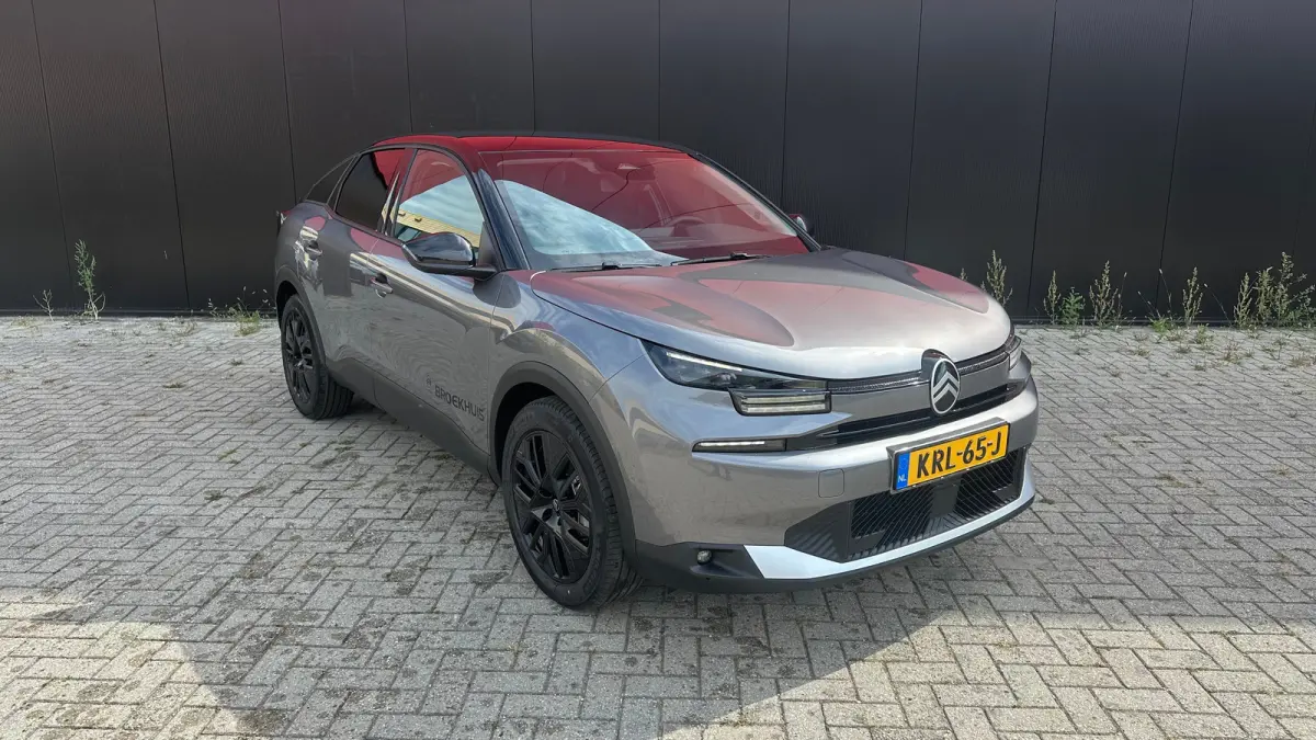 Collection | Achteruitrijcamera met Top Rear Vision (180° weergave van ruimte achter de auto) | Automatische airconditioning met actief carbonfilter | Elektrisch verstel- en verwarmbare bui