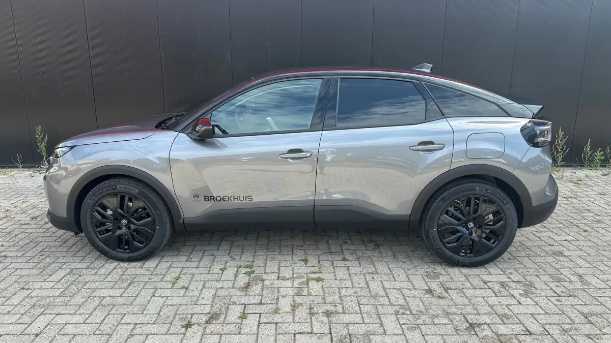 Collection | Achteruitrijcamera met Top Rear Vision (180° weergave van ruimte achter de auto) | Automatische airconditioning met actief carbonfilter | Elektrisch verstel- en verwarmbare bui