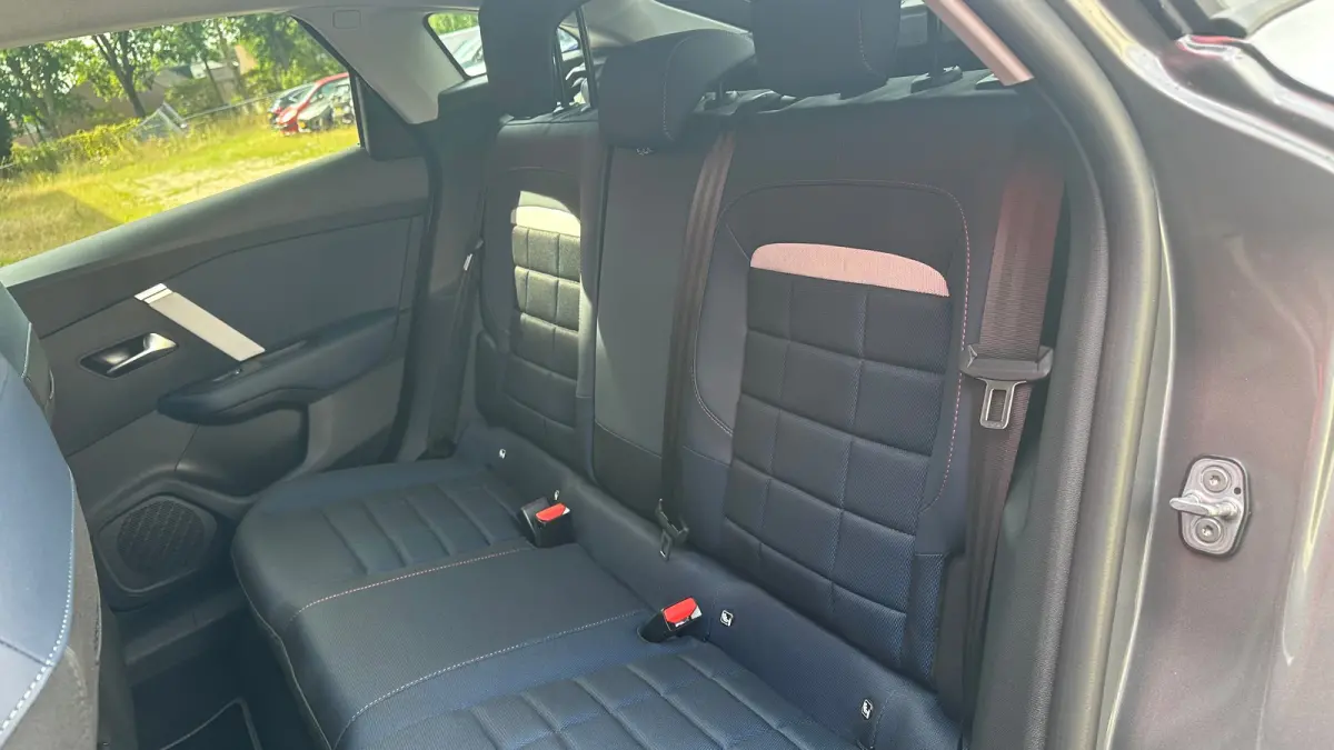 Collection | Achteruitrijcamera met Top Rear Vision (180° weergave van ruimte achter de auto) | Automatische airconditioning met actief carbonfilter | Elektrisch verstel- en verwarmbare bui