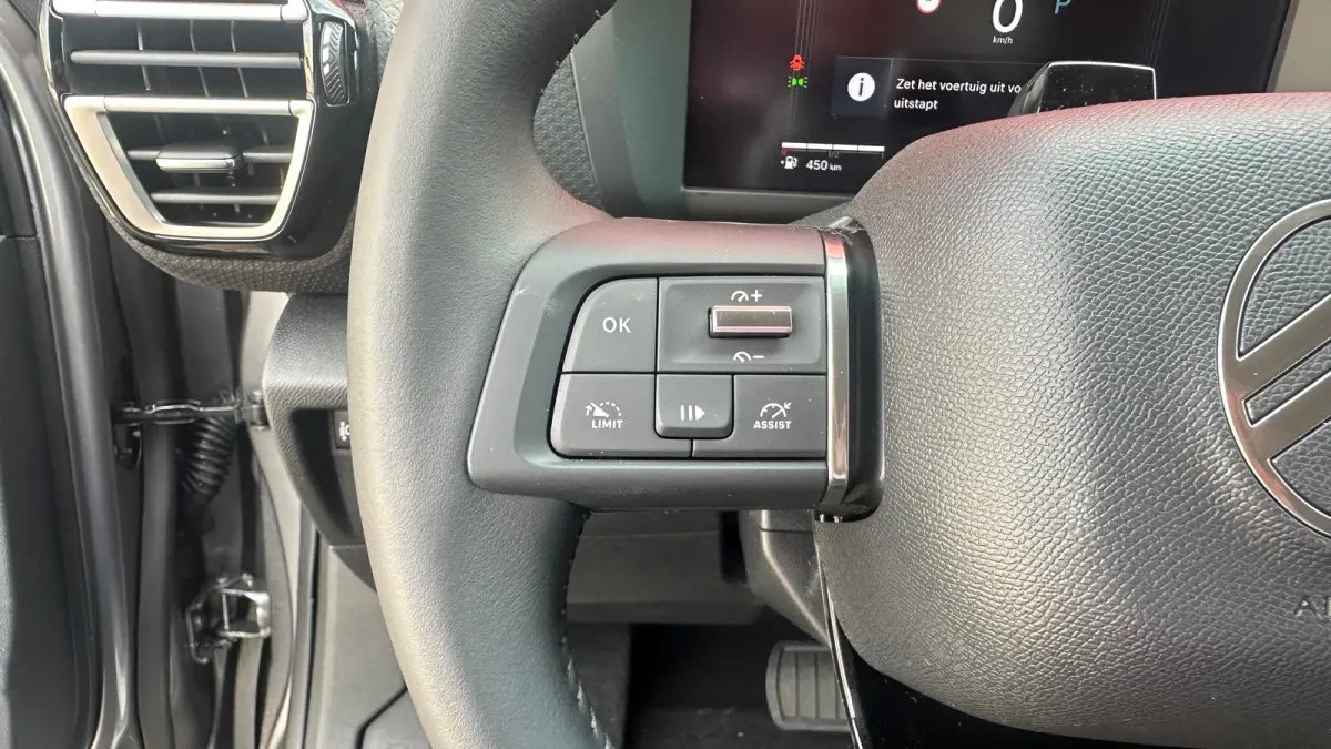 Collection | Achteruitrijcamera met Top Rear Vision (180° weergave van ruimte achter de auto) | Automatische airconditioning met actief carbonfilter | Elektrisch verstel- en verwarmbare bui