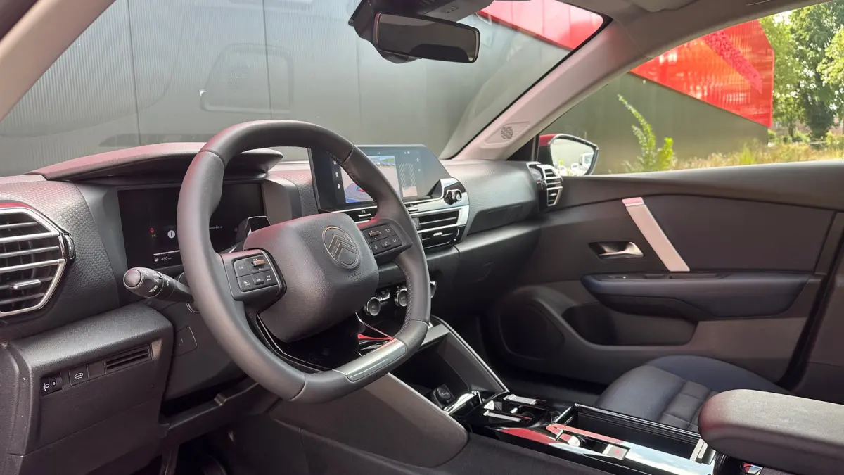 Collection | Achteruitrijcamera met Top Rear Vision (180° weergave van ruimte achter de auto) | Automatische airconditioning met actief carbonfilter | Elektrisch verstel- en verwarmbare bui