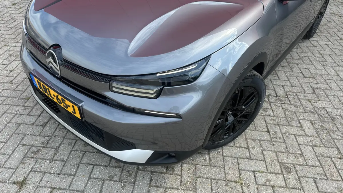 Collection | Achteruitrijcamera met Top Rear Vision (180° weergave van ruimte achter de auto) | Automatische airconditioning met actief carbonfilter | Elektrisch verstel- en verwarmbare bui