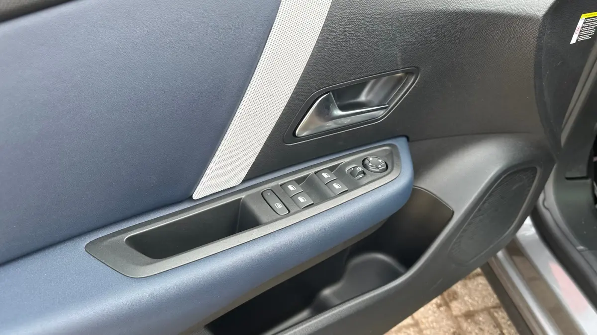 Collection | Achteruitrijcamera met Top Rear Vision (180° weergave van ruimte achter de auto) | Automatische airconditioning met actief carbonfilter | Elektrisch verstel- en verwarmbare bui