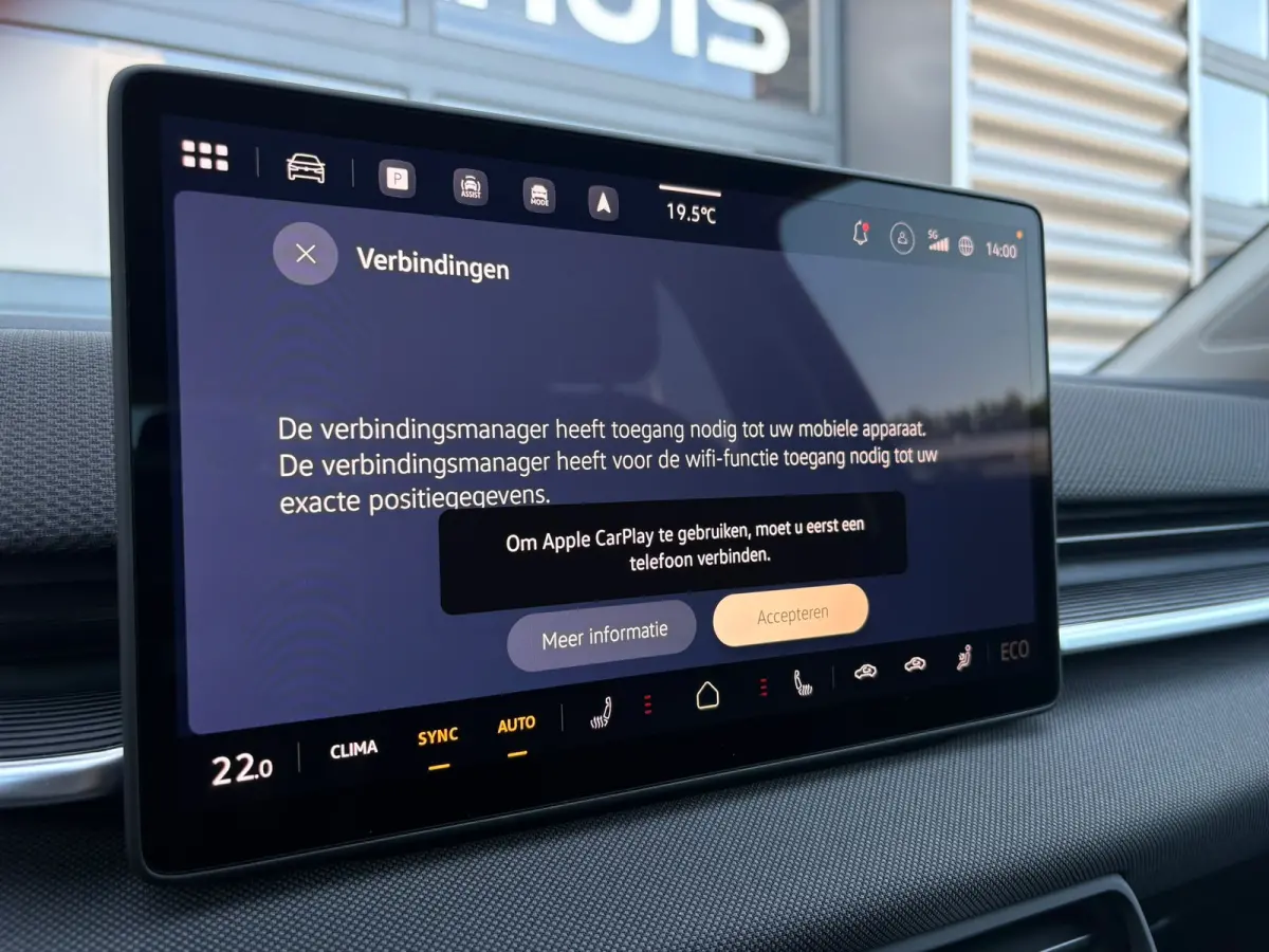 Life First Edition | Airconditioning automatisch, 2-zone (Climatronic) | Automatische afstandsregeling (Adaptive Cruise Control) | Koplampverlichting LED