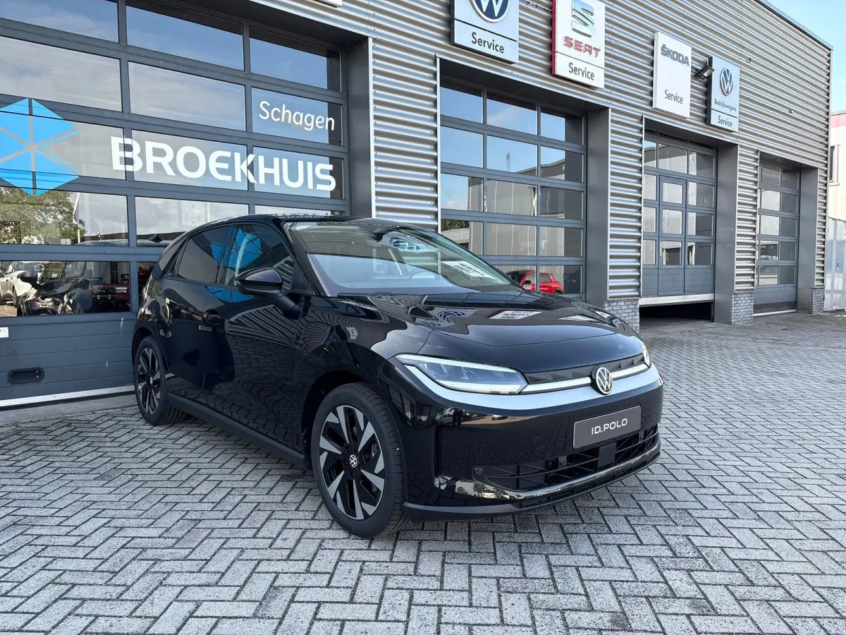 Life First Edition | Airconditioning automatisch, 2-zone (Climatronic) | Automatische afstandsregeling (Adaptive Cruise Control) | Koplampverlichting LED