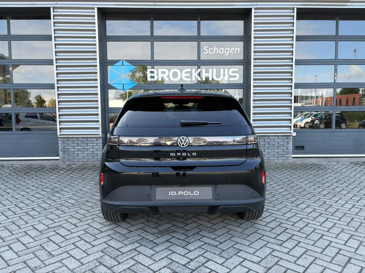 Life First Edition | Airconditioning automatisch, 2-zone (Climatronic) | Automatische afstandsregeling (Adaptive Cruise Control) | Koplampverlichting LED