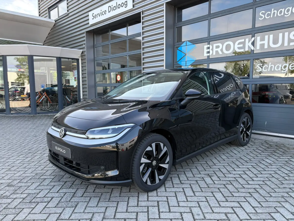 Life First Edition | Airconditioning automatisch, 2-zone (Climatronic) | Automatische afstandsregeling (Adaptive Cruise Control) | Koplampverlichting LED