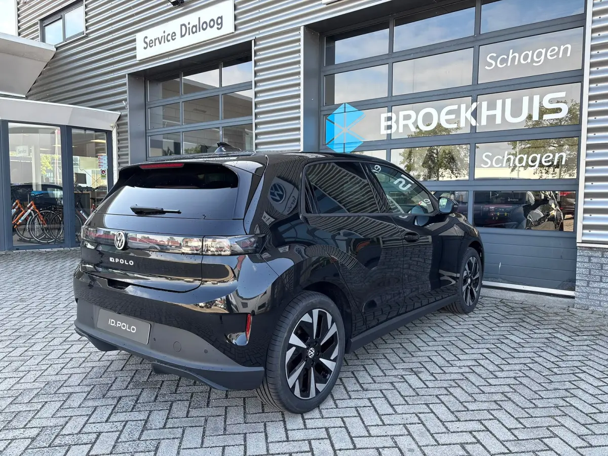 Life First Edition | Airconditioning automatisch, 2-zone (Climatronic) | Automatische afstandsregeling (Adaptive Cruise Control) | Koplampverlichting LED