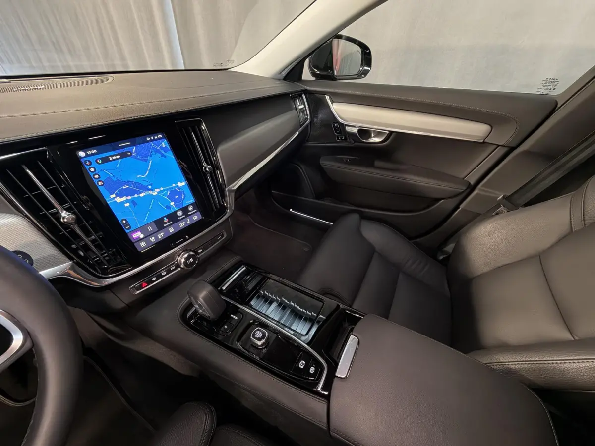 2.0 T6 PHEV AWD Plus Bright 19"/Leder + memory l + r/Stoel + stuurverwarming/Adaptieve cruise/Harman Kardon/Dodehoek/Elektrische klep/Keyless