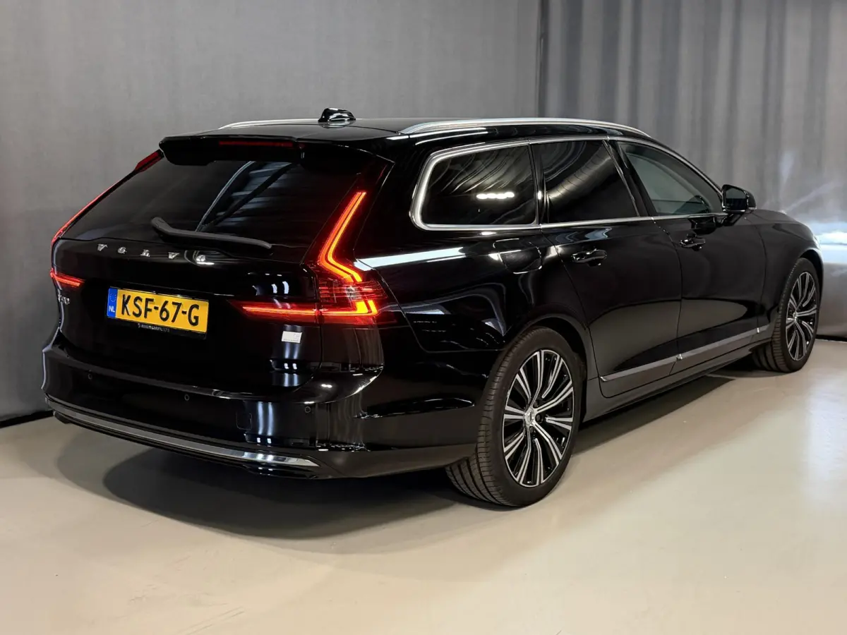 2.0 T6 PHEV AWD Plus Bright 19"/Leder + memory l + r/Stoel + stuurverwarming/Adaptieve cruise/Harman Kardon/Dodehoek/Elektrische klep/Keyless