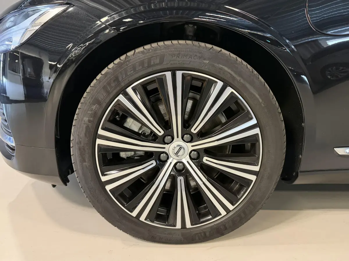 2.0 T6 PHEV AWD Plus Bright 19"/Leder + memory l + r/Stoel + stuurverwarming/Adaptieve cruise/Harman Kardon/Dodehoek/Elektrische klep/Keyless