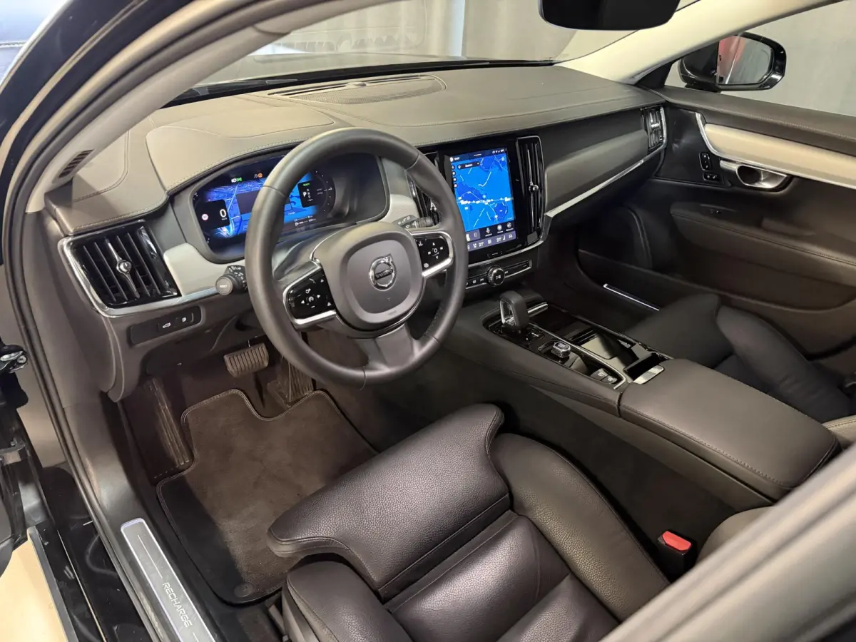 2.0 T6 PHEV AWD Plus Bright 19"/Leder + memory l + r/Stoel + stuurverwarming/Adaptieve cruise/Harman Kardon/Dodehoek/Elektrische klep/Keyless