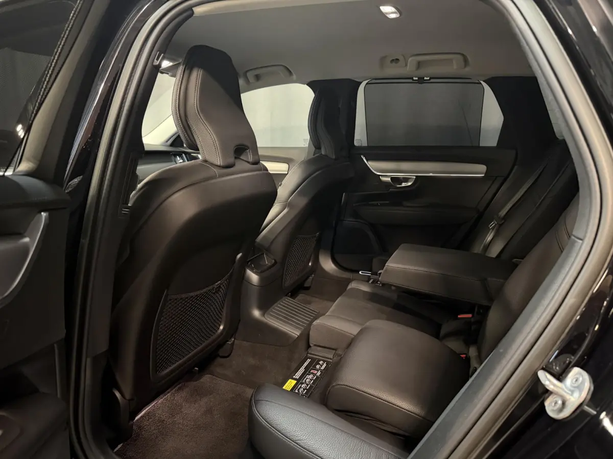 2.0 T6 PHEV AWD Plus Bright 19"/Leder + memory l + r/Stoel + stuurverwarming/Adaptieve cruise/Harman Kardon/Dodehoek/Elektrische klep/Keyless