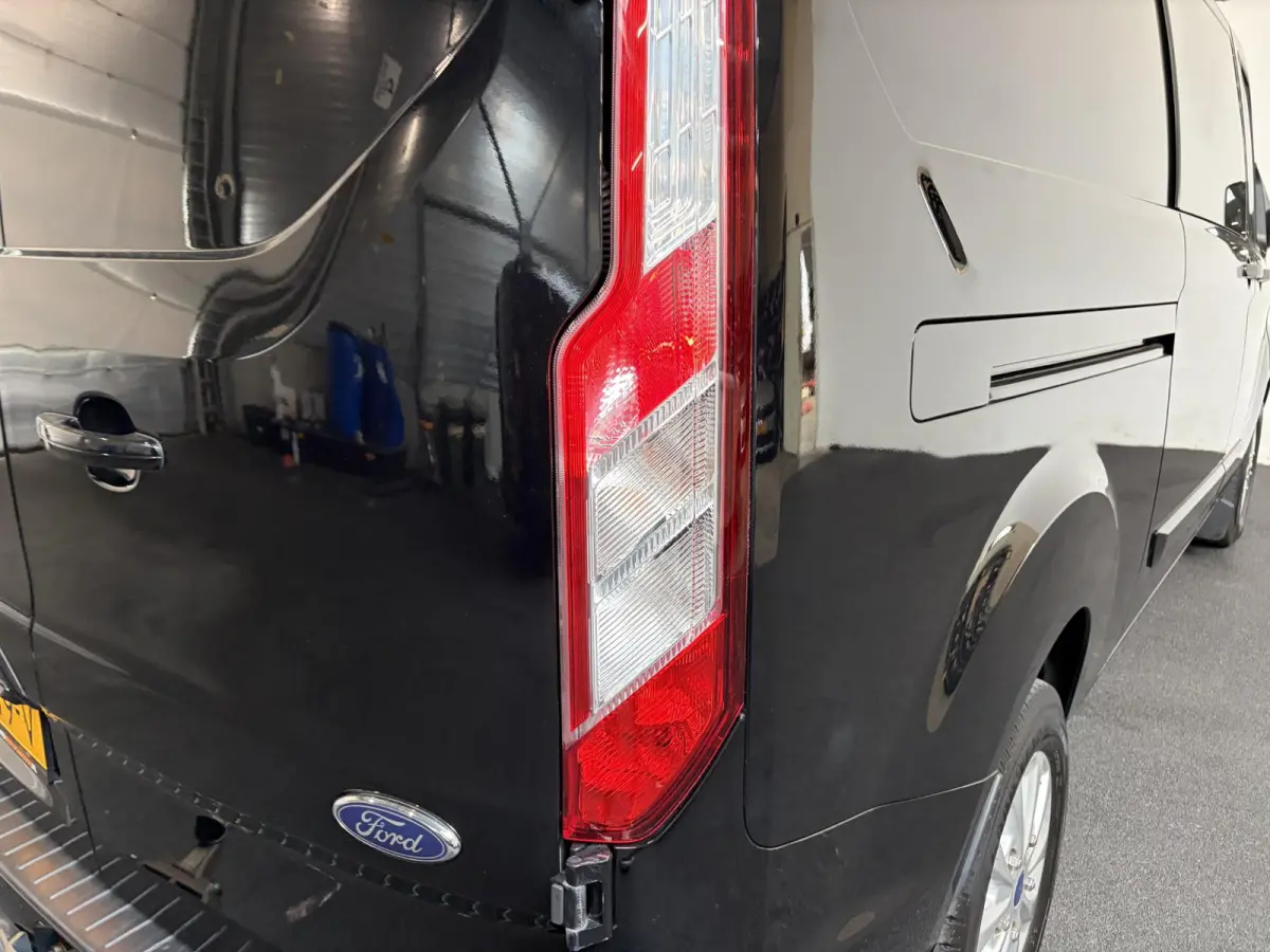 300 2.0 TDCI L2H1 Limited Dubbele cabine Navigatie Airco 2 Schuifdeuren Trekhaak Parkeersensoren Carplay DAB