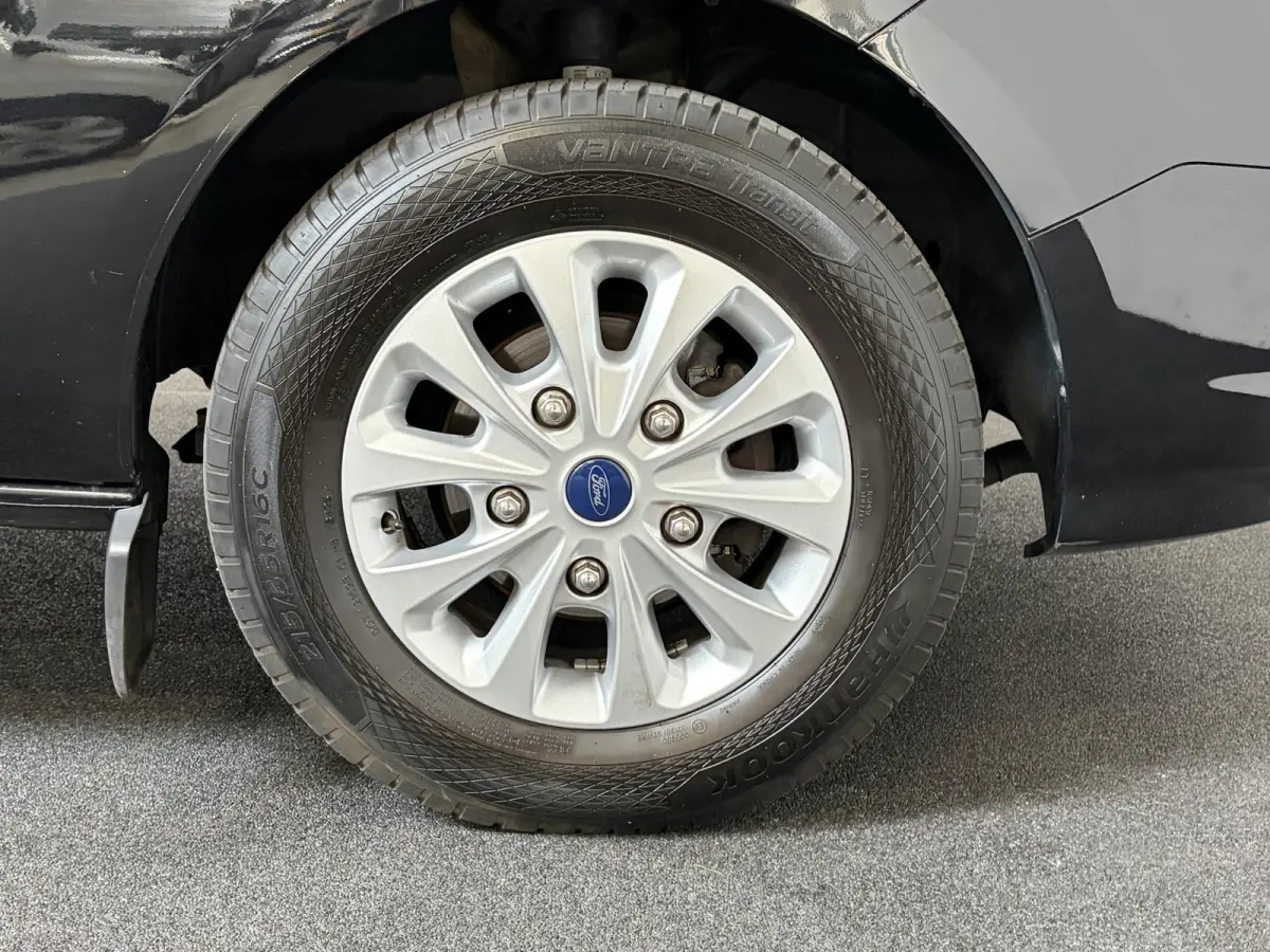 300 2.0 TDCI L2H1 Limited Dubbele cabine Navigatie Airco 2 Schuifdeuren Trekhaak Parkeersensoren Carplay DAB