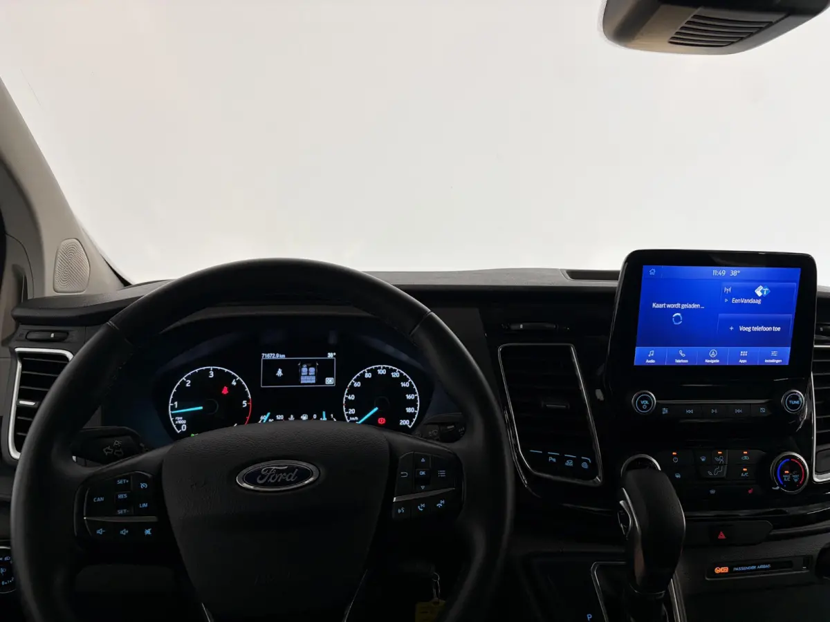 300 2.0 TDCI L2H1 Limited Dubbele cabine Navigatie Airco 2 Schuifdeuren Trekhaak Parkeersensoren Carplay DAB
