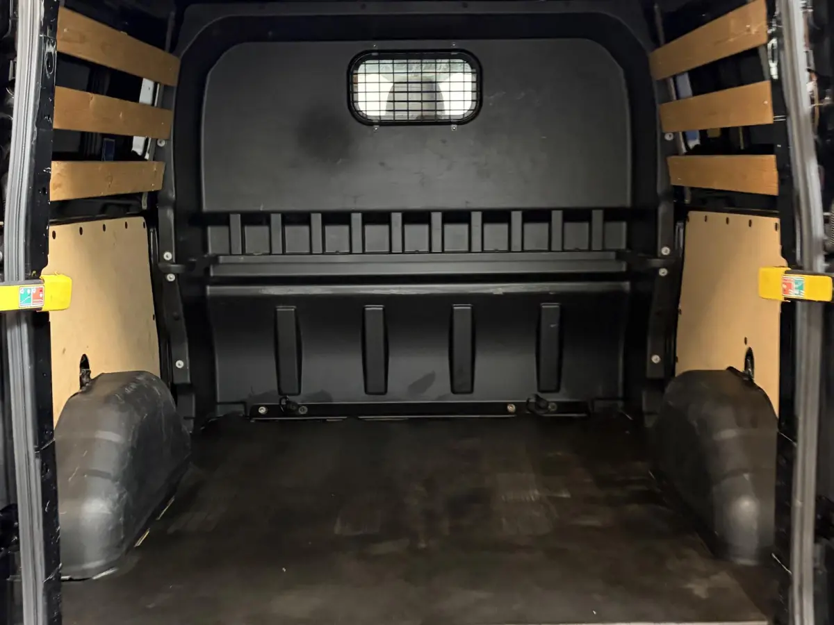 300 2.0 TDCI L2H1 Limited Dubbele cabine Navigatie Airco 2 Schuifdeuren Trekhaak Parkeersensoren Carplay DAB