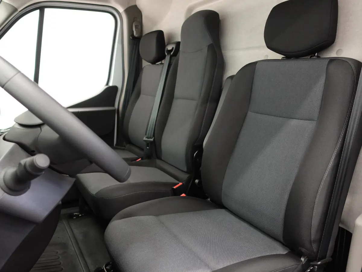 T33 2.3 dCi 135PK L2H2 Airco Cruise control Parkeersensoren Navigatie Trekhaak