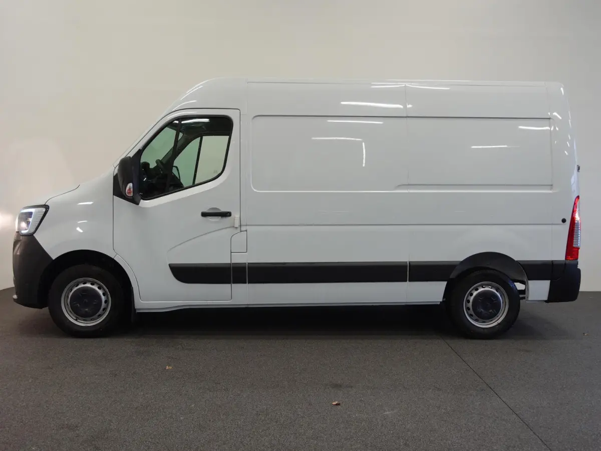 T33 2.3 dCi 135PK L2H2 Airco Cruise control Parkeersensoren Navigatie Trekhaak