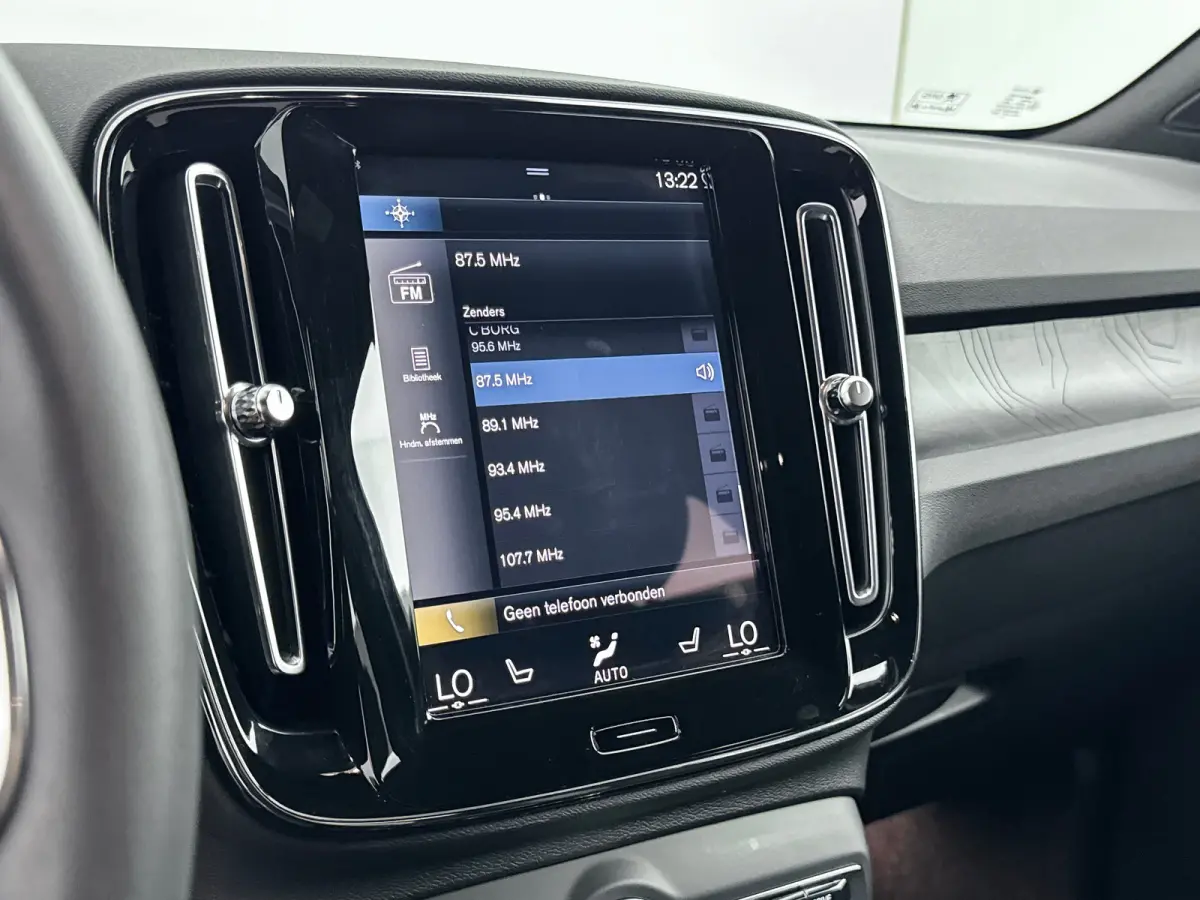 T4 Plug-in hybrid Plus Bright | 19" | Leder / Nubuck | Elektr. verst. Stoelen | Trekhaak | Harman Kardon | Adaptieve cruise | BLIS | Stoel/stuurverwarming