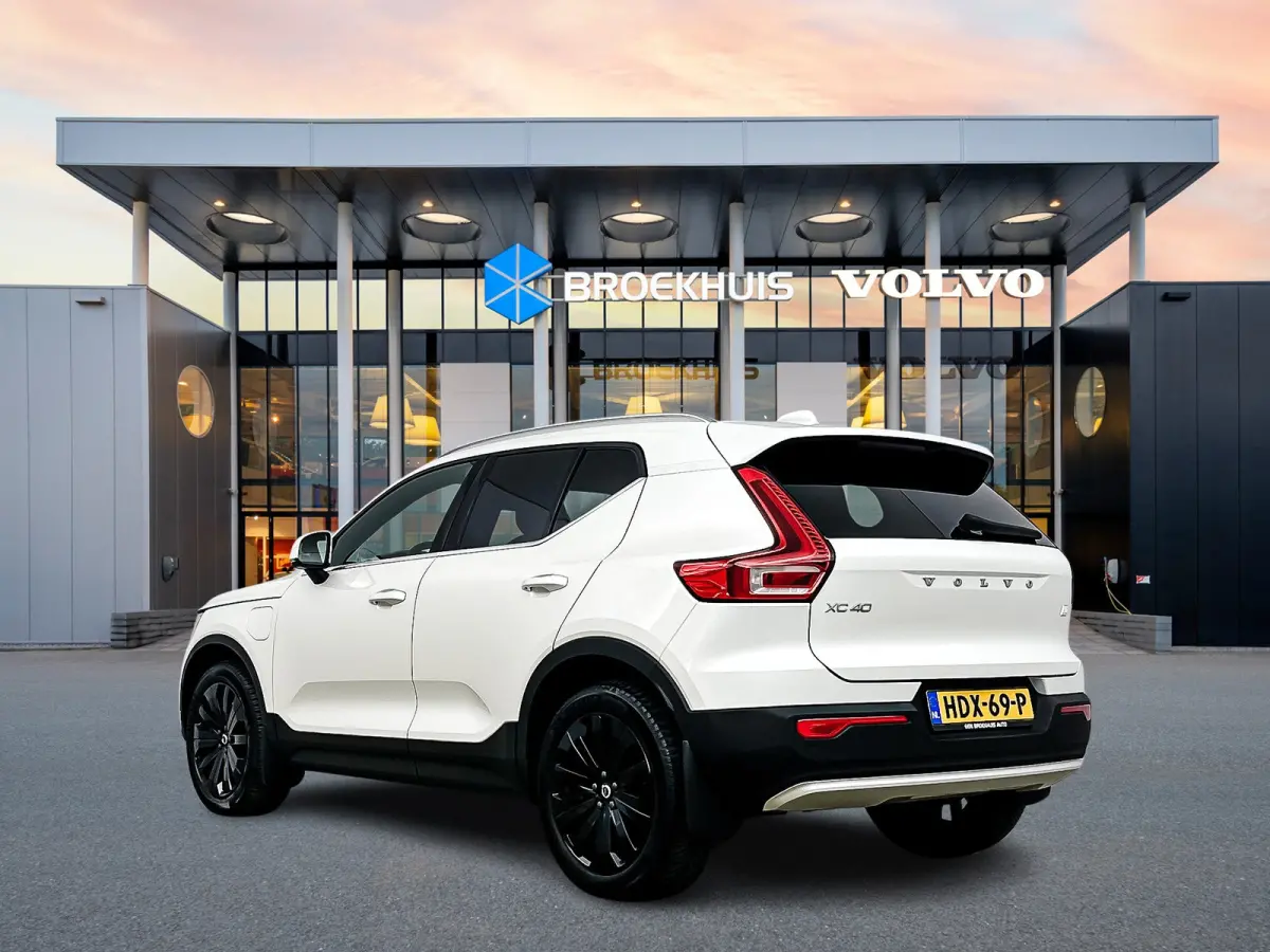 T4 Plug-in hybrid Plus Bright | 19" | Leder / Nubuck | Elektr. verst. Stoelen | Trekhaak | Harman Kardon | Adaptieve cruise | BLIS | Stoel/stuurverwarming