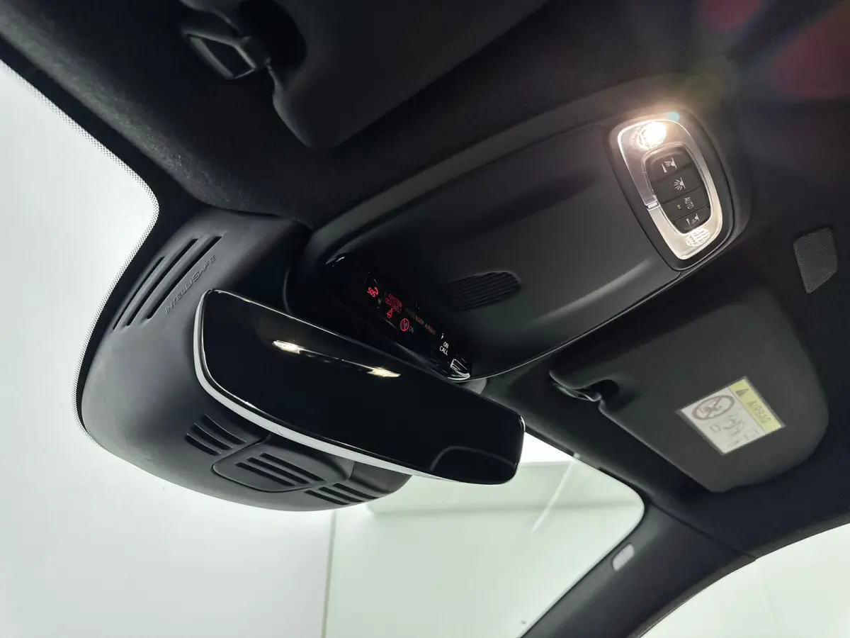 T4 Plug-in hybrid Plus Bright | 19" | Leder / Nubuck | Elektr. verst. Stoelen | Trekhaak | Harman Kardon | Adaptieve cruise | BLIS | Stoel/stuurverwarming