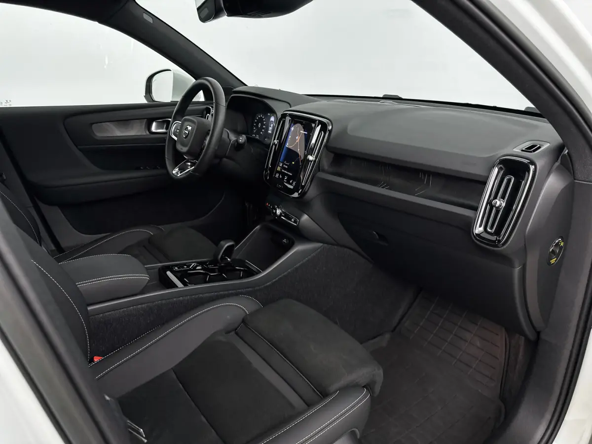 T4 Plug-in hybrid Plus Bright | 19" | Leder / Nubuck | Elektr. verst. Stoelen | Trekhaak | Harman Kardon | Adaptieve cruise | BLIS | Stoel/stuurverwarming