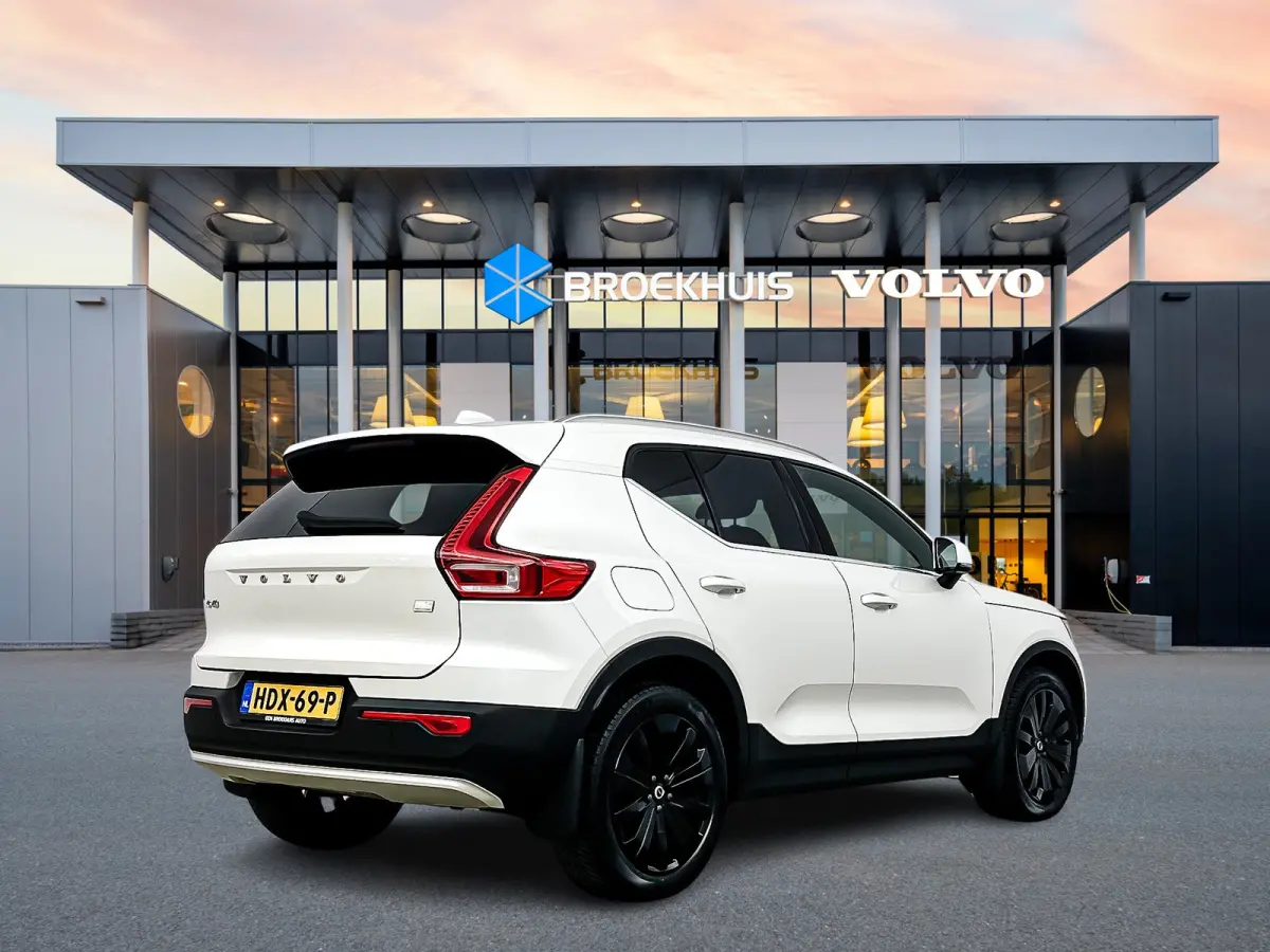 T4 Plug-in hybrid Plus Bright | 19" | Leder / Nubuck | Elektr. verst. Stoelen | Trekhaak | Harman Kardon | Adaptieve cruise | BLIS | Stoel/stuurverwarming