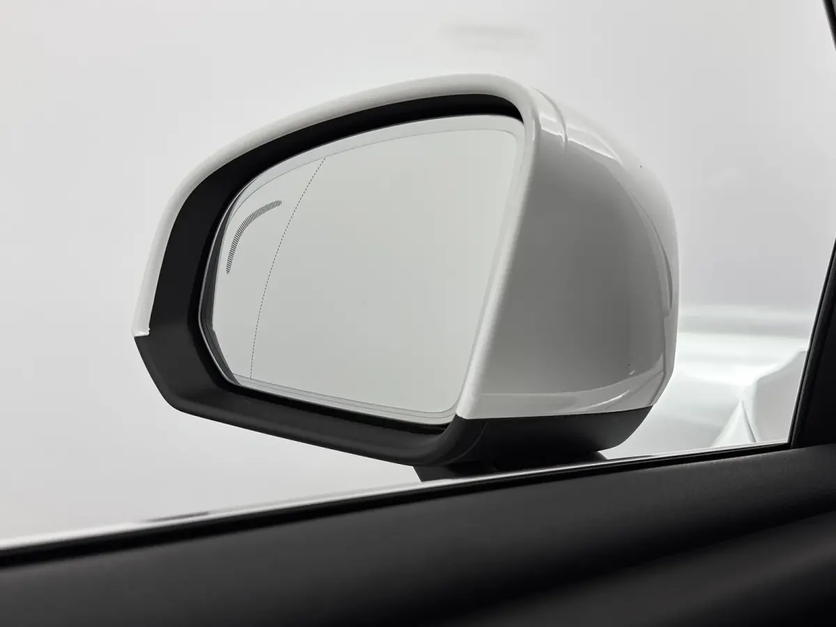 T4 Plug-in hybrid Plus Bright | 19" | Leder / Nubuck | Elektr. verst. Stoelen | Trekhaak | Harman Kardon | Adaptieve cruise | BLIS | Stoel/stuurverwarming