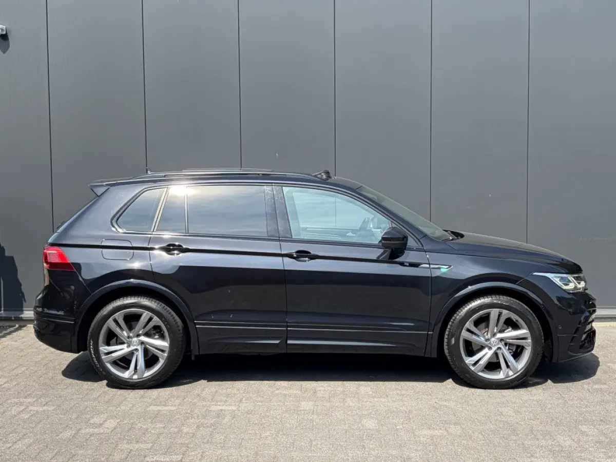 1.5 TSI 2x R-Line Pano ACC IQ.Light V-Cockpit Leder Memory Camera E.klep