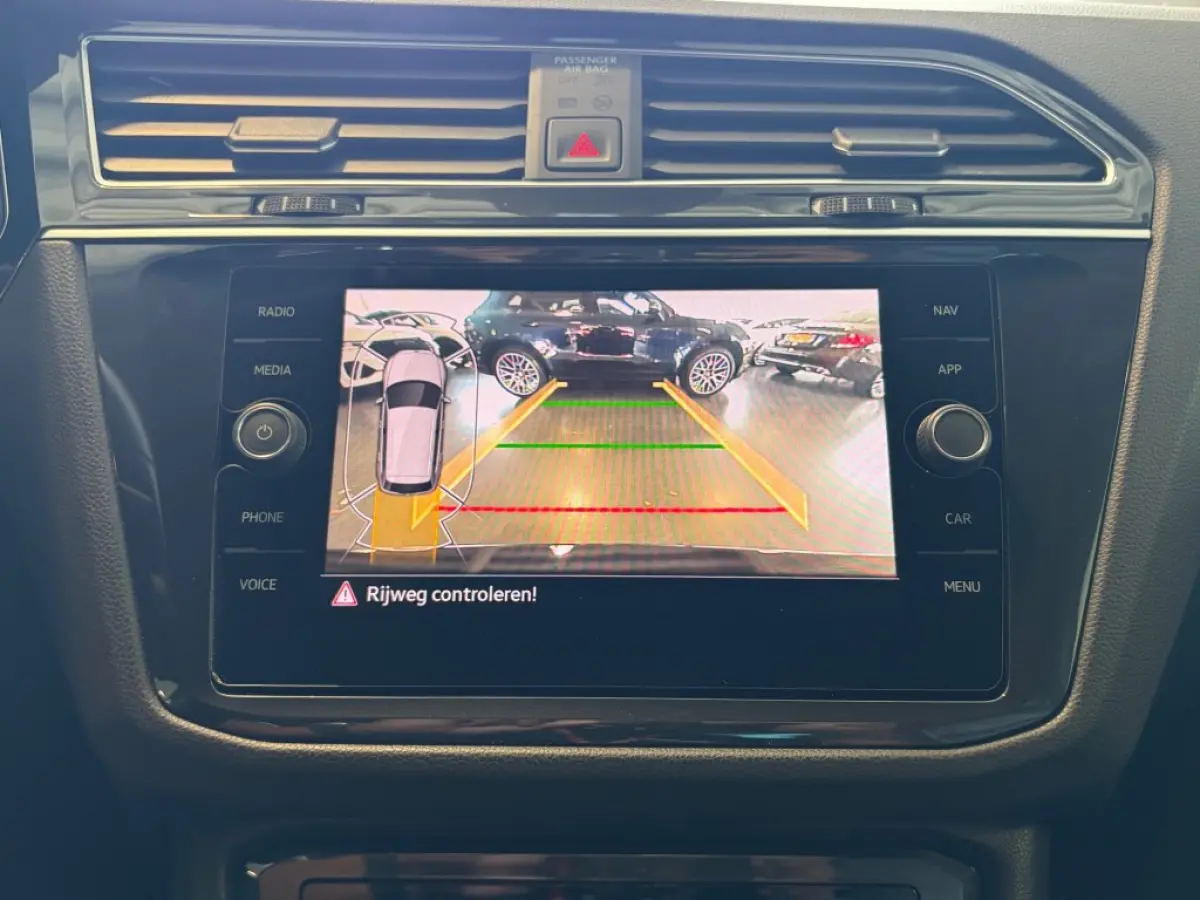 1.5 TSI 2x R-Line Pano ACC IQ.Light V-Cockpit Leder Memory Camera E.klep