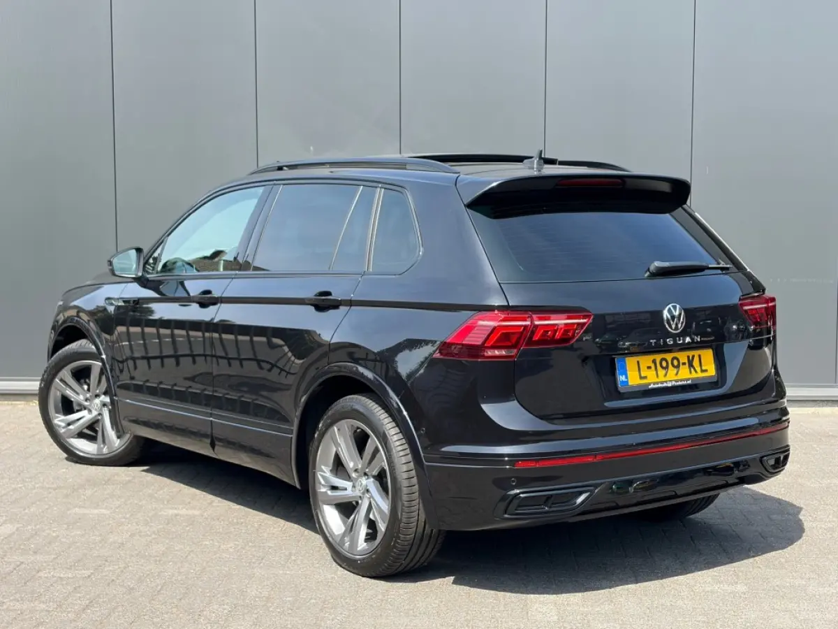 1.5 TSI 2x R-Line Pano ACC IQ.Light V-Cockpit Leder Memory Camera E.klep